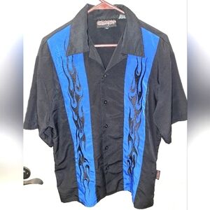 A Sapphire Lounge men's medium short sleeve button-down shirt.